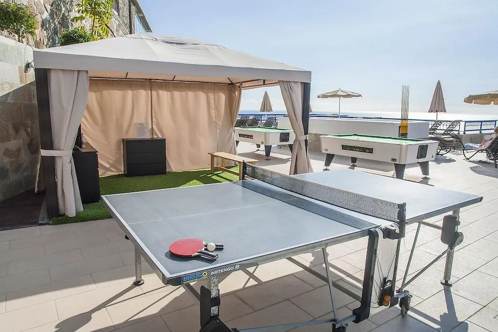 タウリト Club Cala Blancaアパートホテル