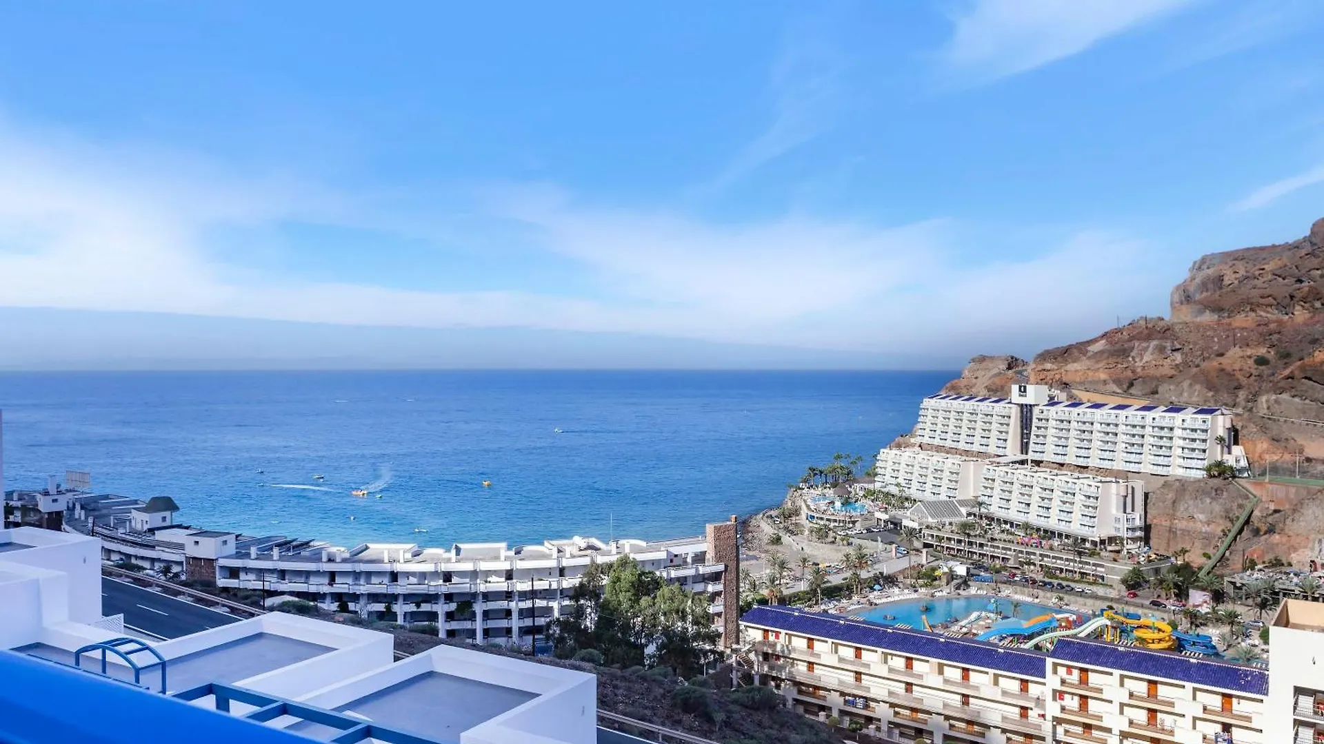 タウリト Club Cala Blancaアパートホテル アパートホテル