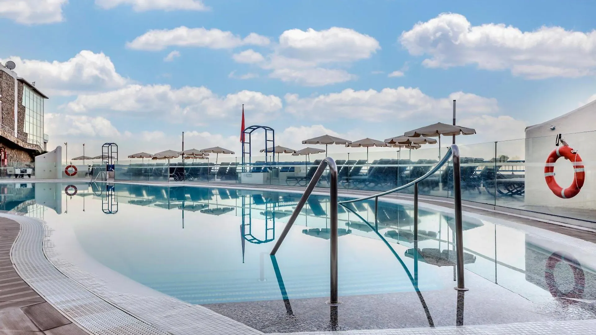タウリト Club Cala Blancaアパートホテル スペイン